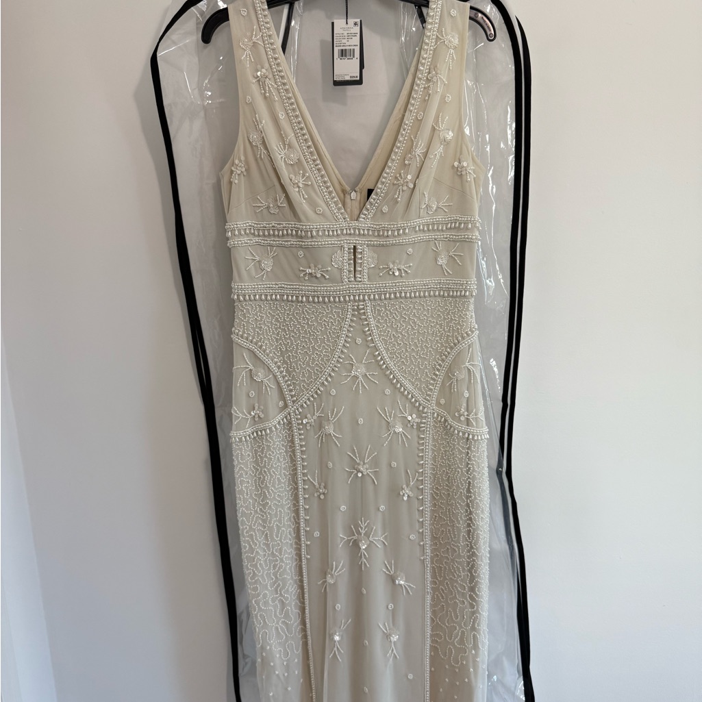 Elegant Adrianna Papell Ivory Pearl Beaded Dress